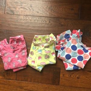3 pairs carters 5/5t pajamas